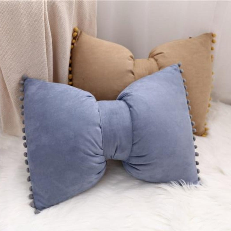Cirelia - Knitted Decorative Pillow as an Ornamental Accent