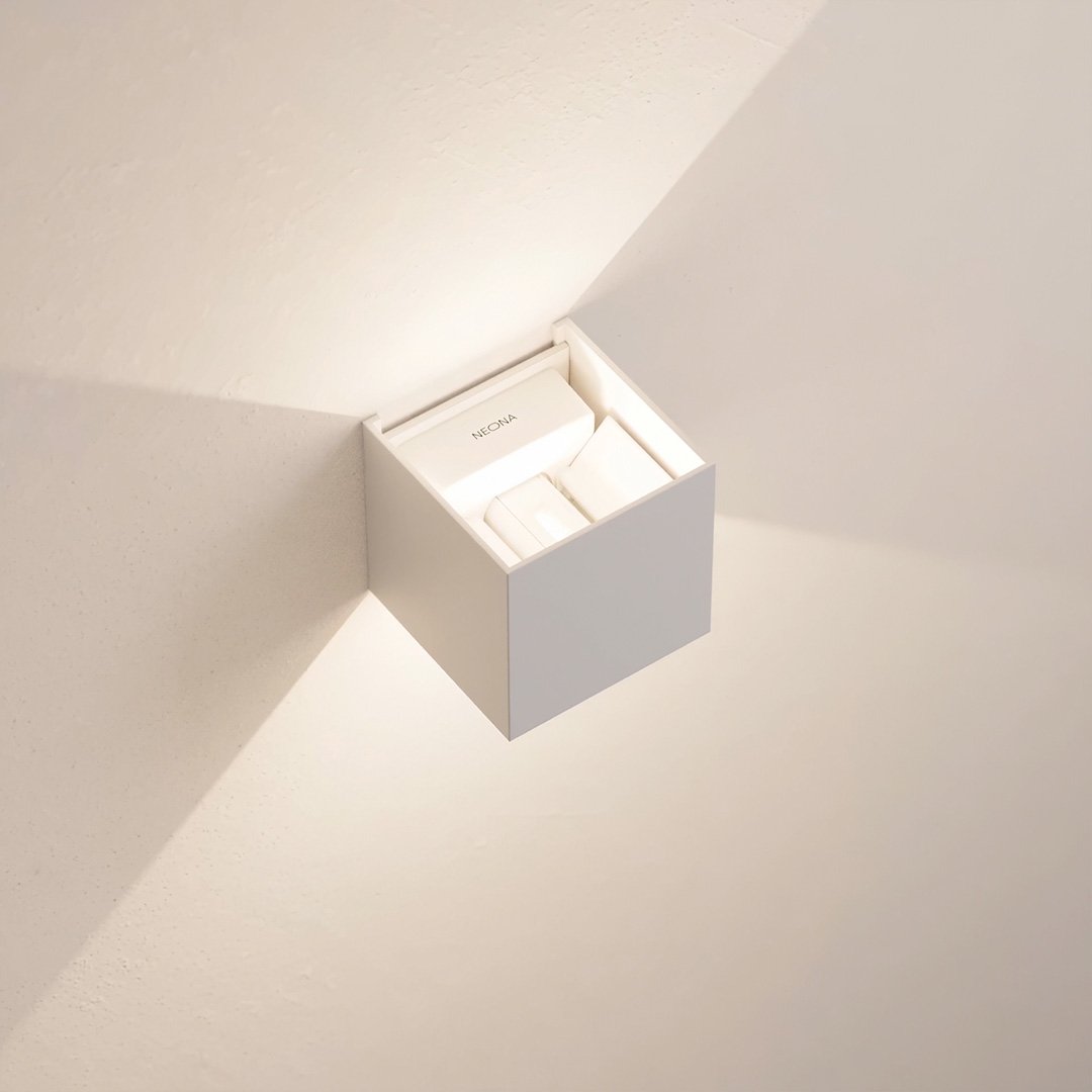 Xeno LED Wall Light | Adjustable Flaps, Warm White Light