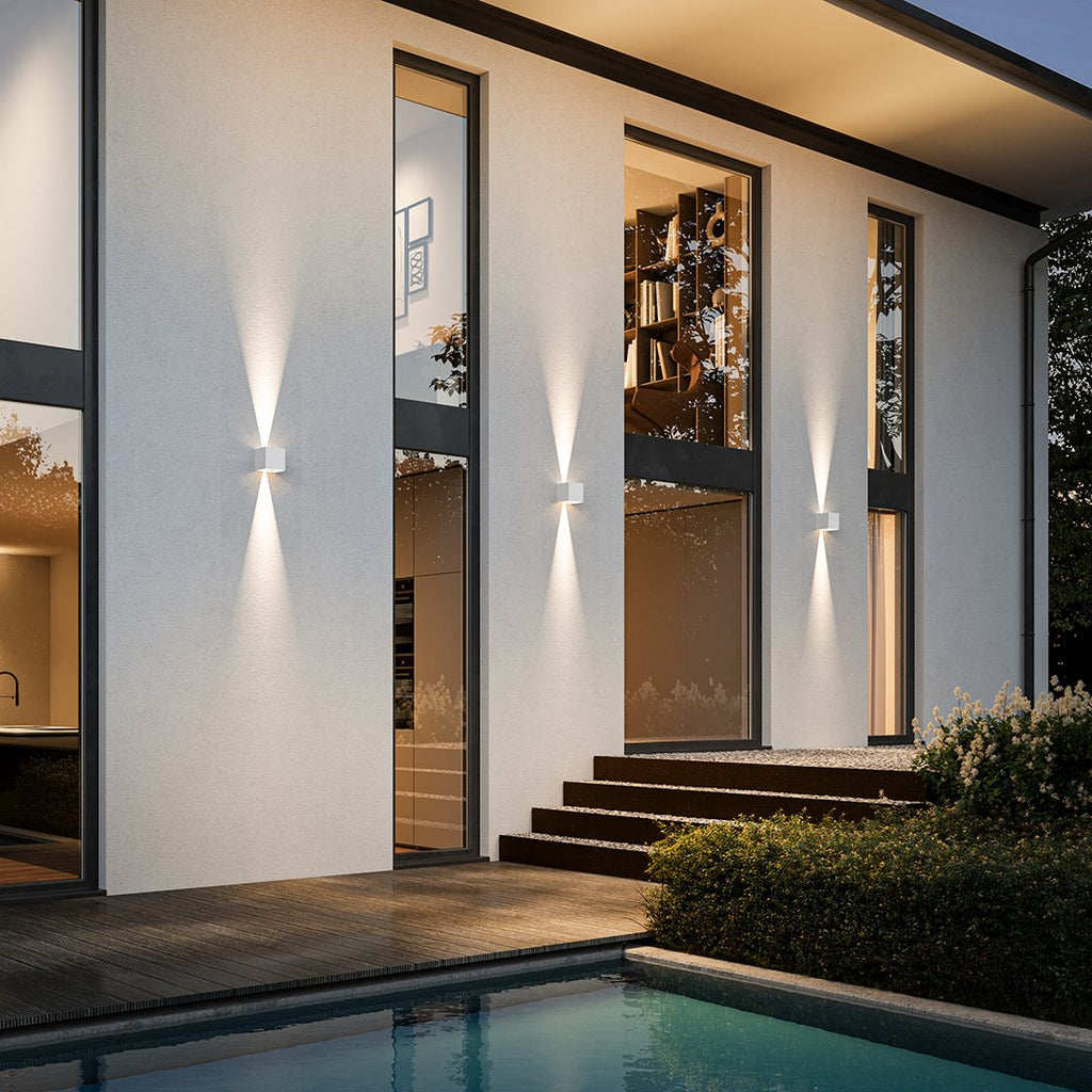 Xeno LED Wall Light | Adjustable Flaps, Warm White Light