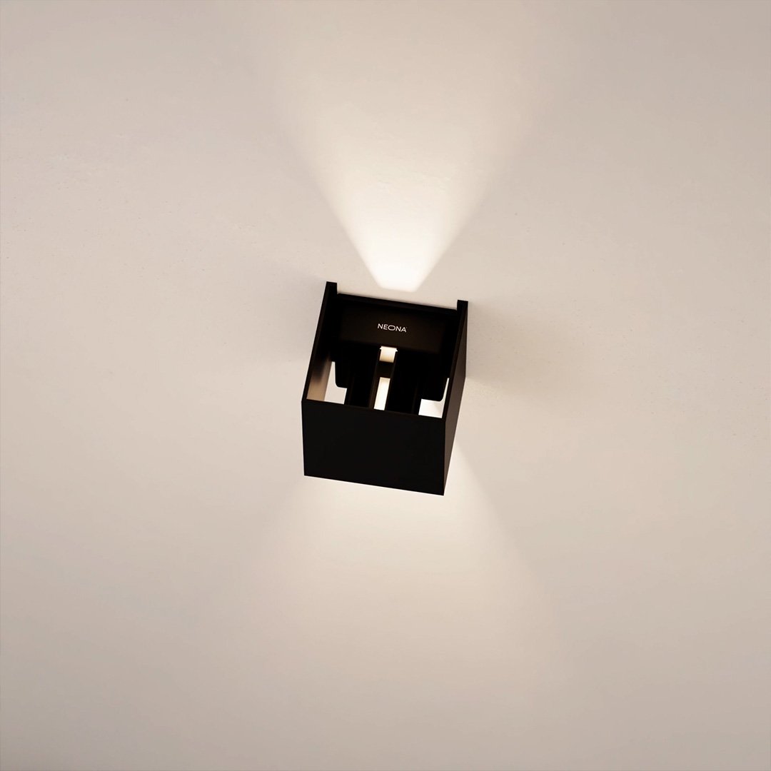 Xeno LED Wall Light | Adjustable Flaps, Warm White Light